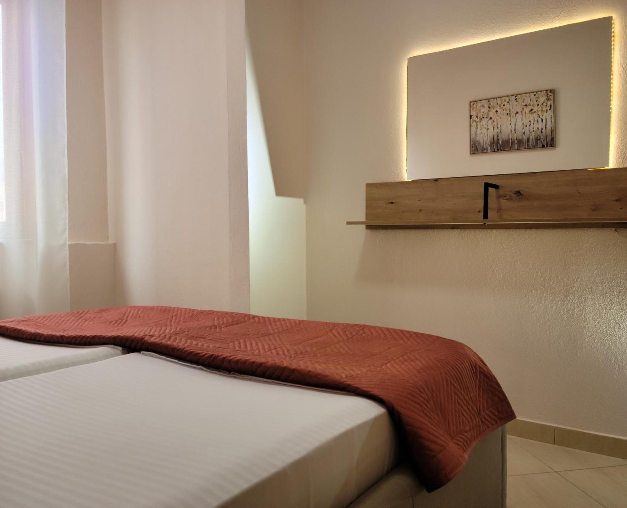 Gledis Apartment Tirana - Panoramic City Terrace المظهر الخارجي الصورة