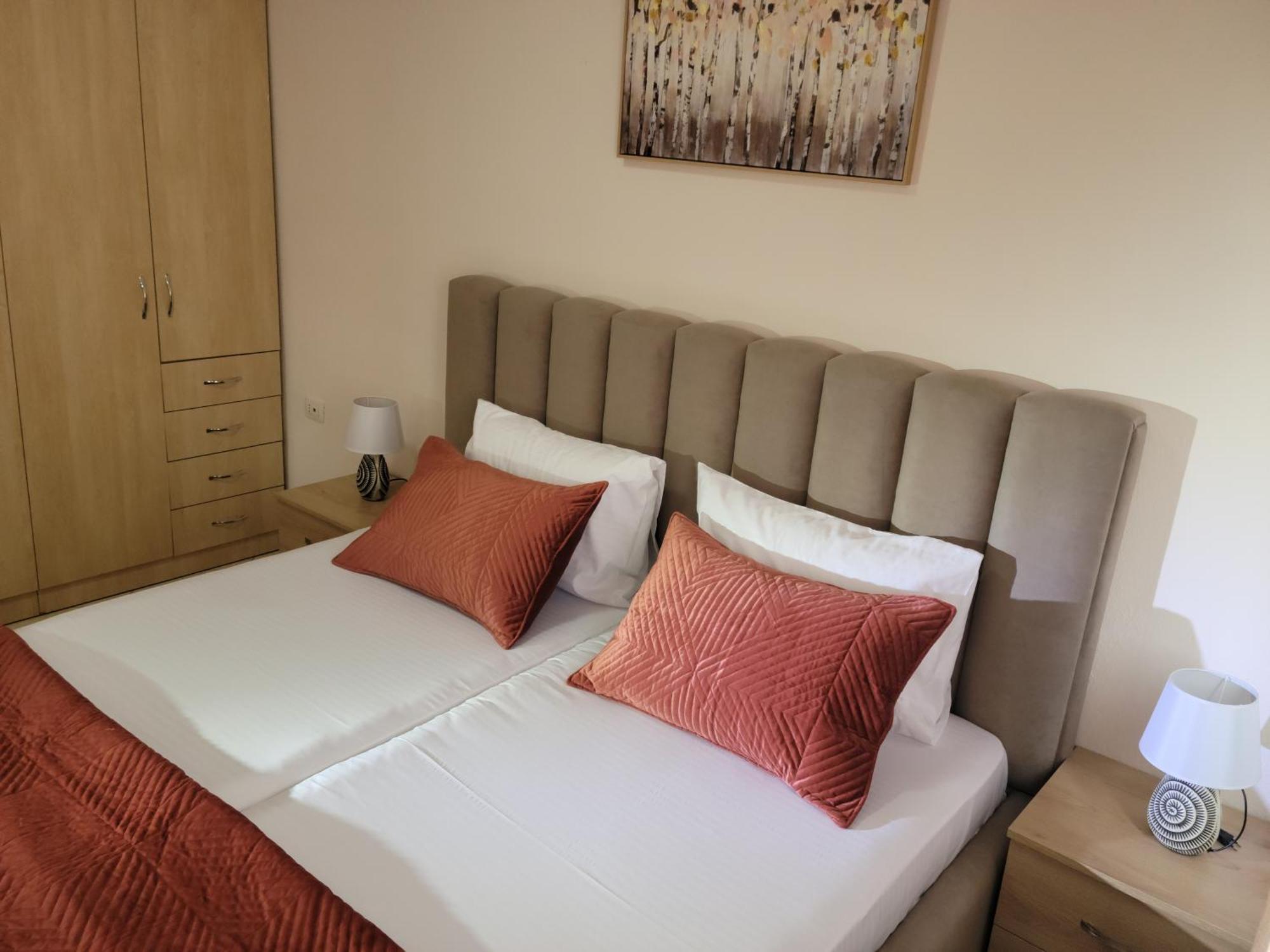 Gledis Apartment Tirana - Panoramic City Terrace المظهر الخارجي الصورة