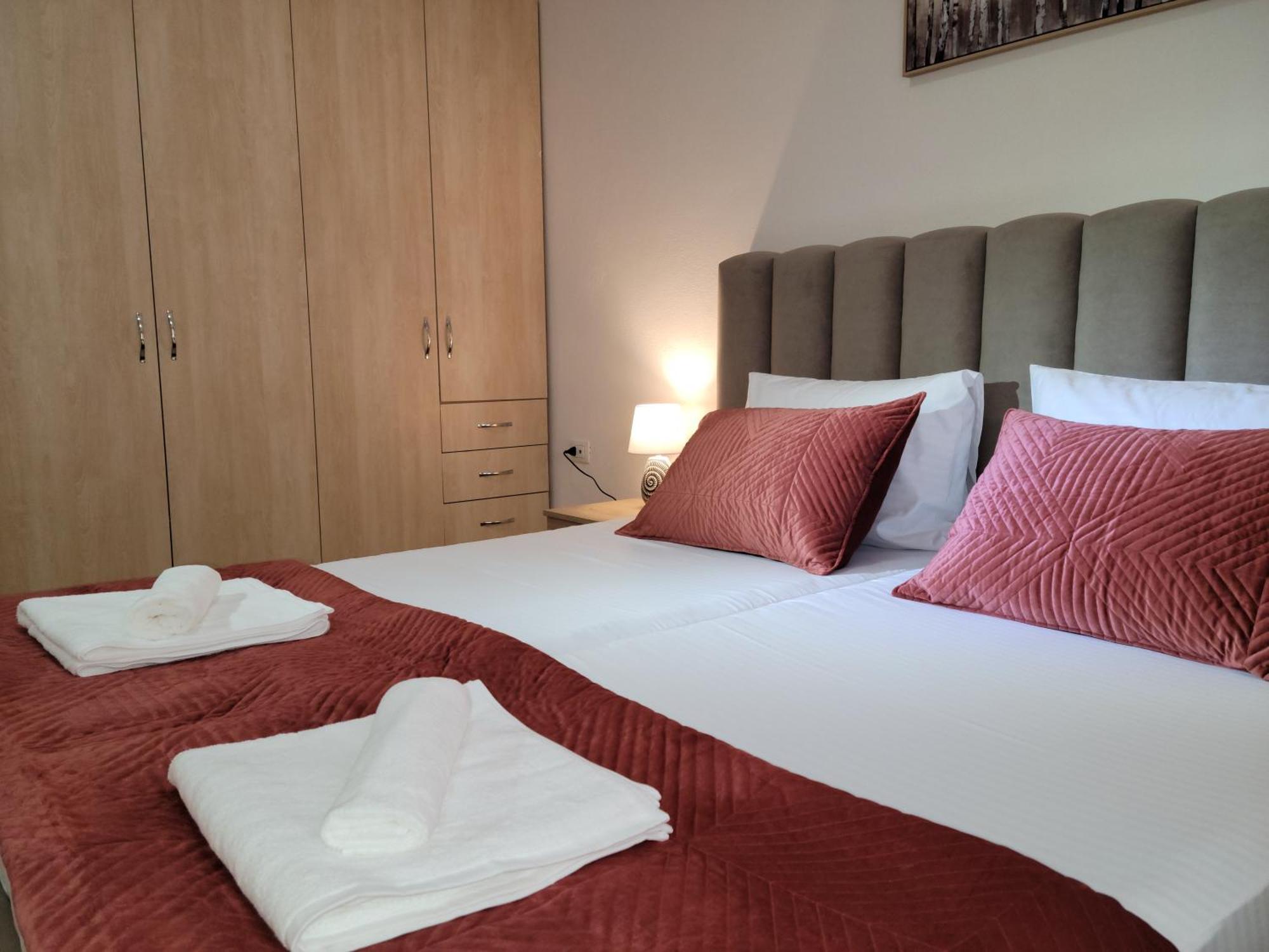 Gledis Apartment Tirana - Panoramic City Terrace المظهر الخارجي الصورة